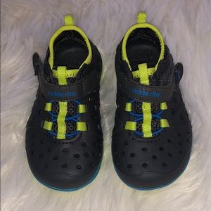 Stride Rite made2play phibian sneaker sandal